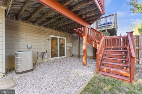 16869 Miranda Ln, Woodbridge VA  22191-5142 exterior