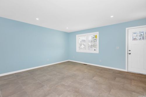 143 Merritt Ave, Wheatley Heights NY  11798-2339 exterior