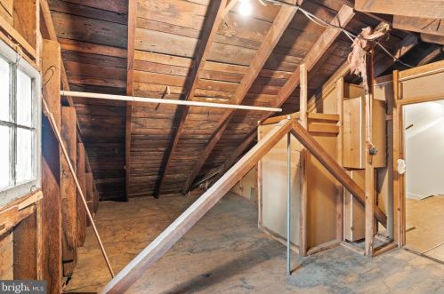 13188 Loyalty Rd, Leesburg VA  20176-6112 exterior