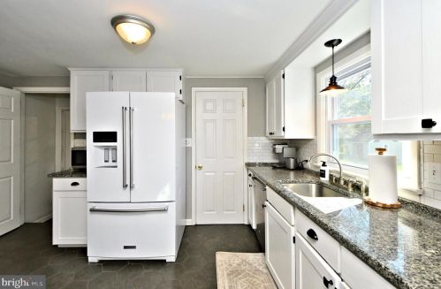1472 Timberline Dr, Pottstown PA  19465-7234 exterior