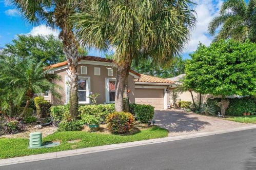 7233 Whitfield Ave, Boynton Beach, FL 33437-6451