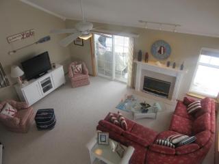 2176 Landings Ln, Delavan, WI 53115-3992