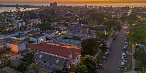 1127 Thomas Ave, San Diego CA  92109-4154 exterior