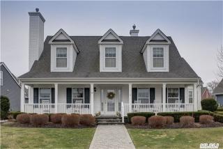 27 Golden Spruce Dr, Baiting Hollow, NY 11933-1490