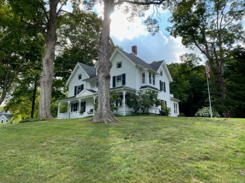 49 Christian St, Washington Depot, CT 06777-1801