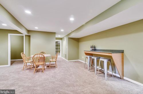 527 Rugby Ct, Purcellville VA  20132-3415 exterior