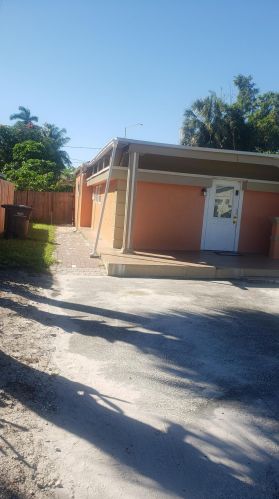 1336 Longwood St, West Palm Beach, FL 33401-6810