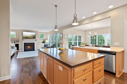 1465 Glen Oaks Ln, Thiensville WI  53092-2954 exterior