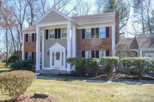 12 Kelly Dr, Montgomery, MA 01085-4556