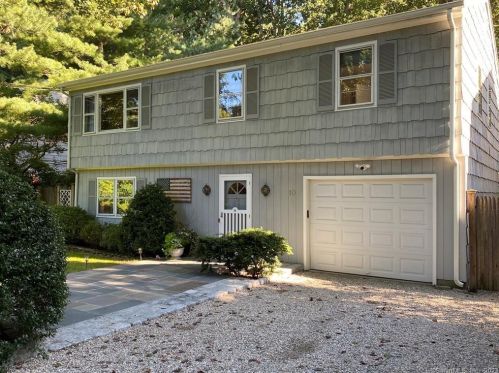 10 Deane Ct, Norwalk, CT 06853-1005