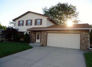 8119 56th St, Hales Corners, WI 53132-9197