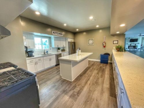 1155 Riverside Ave, Rialto CA  92376-7524 exterior
