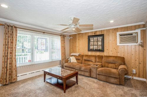 79 Somerset Ave, Manor Park NY  11950-4224 exterior