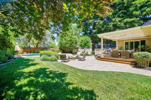 27 Cavalry Ct, Danville, CA 94526-3903