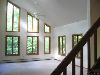 28 Briarwood Dr, Winsted CT  06063-1101 exterior