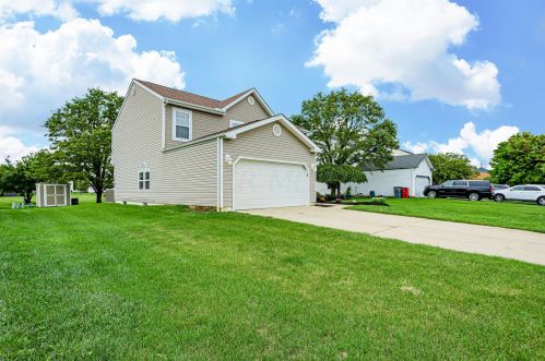 3823 Carlotta St, Darbydale, OH 43123-8610