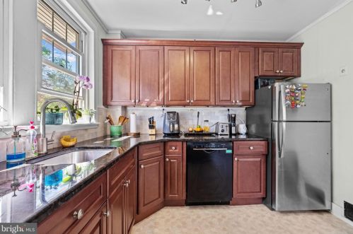 37 Hillcrest Ave, Camden NJ  08108-1318 exterior