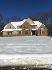 6605 Cummings Ct, Cleveland, OH 44139-6729