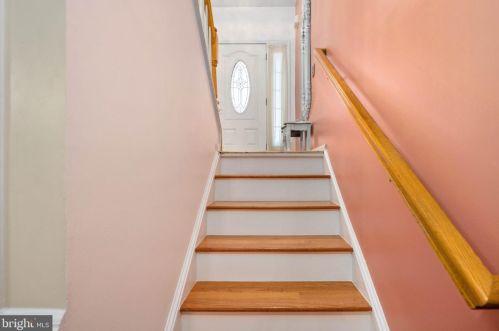 15581 Andover Heights Dr, Woodbridge VA  22193-1071 exterior