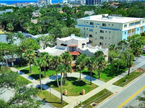 746 Halifax Ave, Daytona Beach, FL 32118-3849