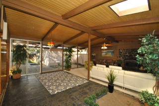 3747 Circle Dr, Fresno, CA 93704-4758