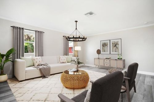 1423 Shadowlawn Dr, Naples, FL 34104-4376