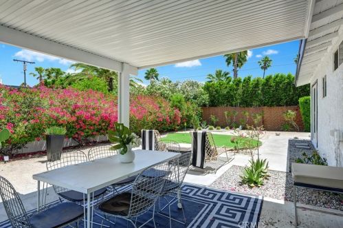 2221 Francis Dr, Palm Springs CA  92262-2553 exterior