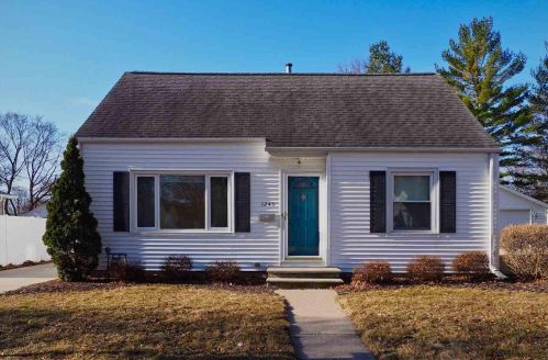 1245 Marian Ln, Green Bay, WI 54304-2337