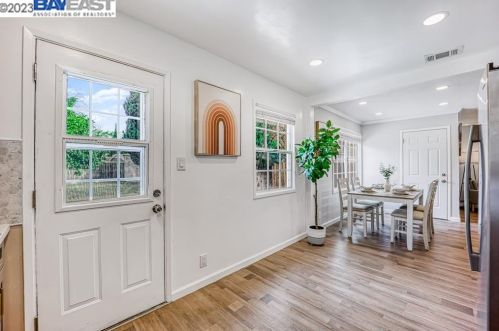 646 Paseo Del Rio, San Lorenzo CA  94580-1512 exterior