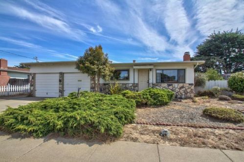 3074 Vaughn Ave, Marina, CA 93933-3634