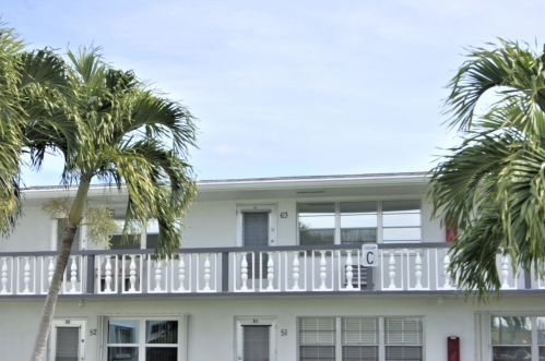 64 Chatham C, West Palm Beach, FL 33417-1811