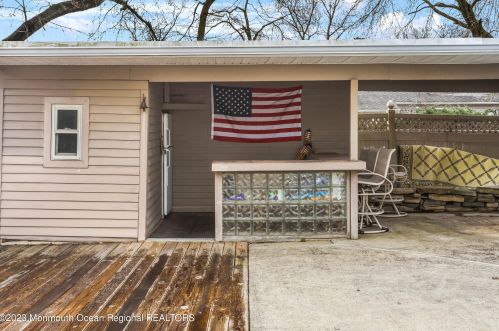 18 Hollywood Dr, Bricktown NJ  08723-3449 exterior