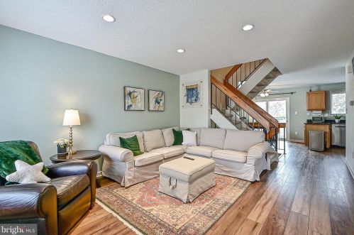 2414 Southgate Sq, Herndon VA  20191-1239 exterior