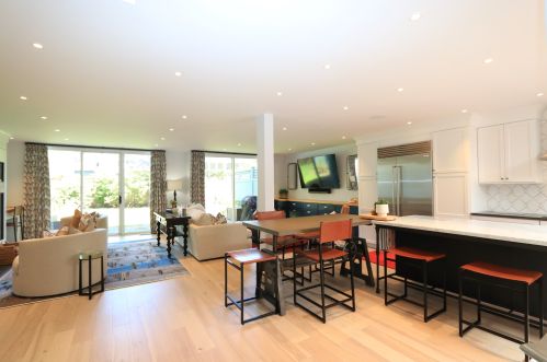 13 Regents Park, Westport, CT 06880-5533