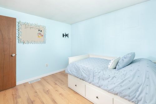 63 Durrell Mountain Rd, Belmont NH  03220-3305 exterior