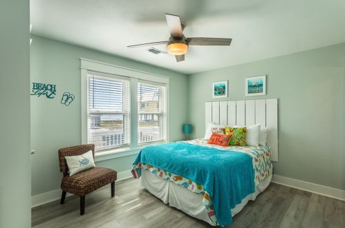 433 Gorrie Dr, Saint George Island FL  32328-3012 exterior