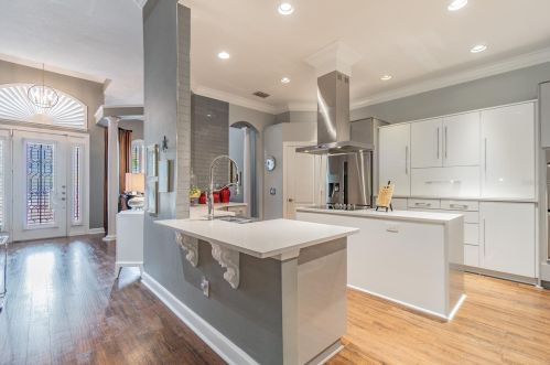 1827 Crooked Oak Ln, Lutz FL  33559-7407 exterior