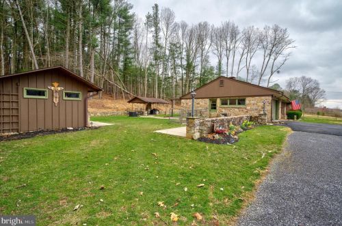 23334 Great Cove Rd, Mc Connellsburg PA  17233-8331 exterior