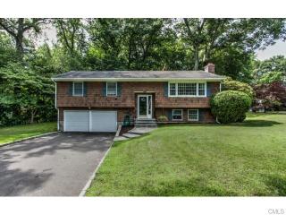 141 Cottage St, Bridgeport CT  06611-2844 exterior
