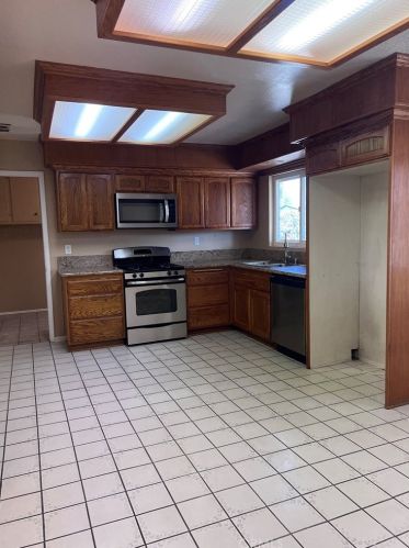 732 Mills St, Escondido CA  92027-1945 exterior