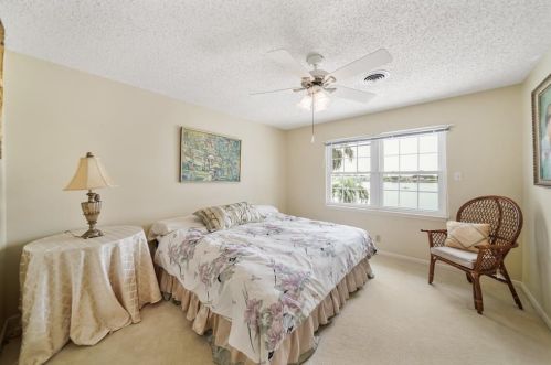 2926 Dominique Dr, Galveston TX 77551-1572 exterior