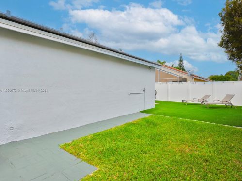 16355 23 St, Hollywood FL  33027-4406 exterior
