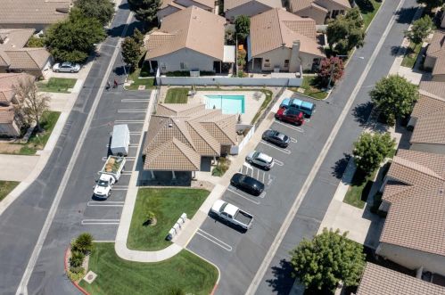 118 Little Johns Creek Dr, Valley Home CA  95361-4190 exterior
