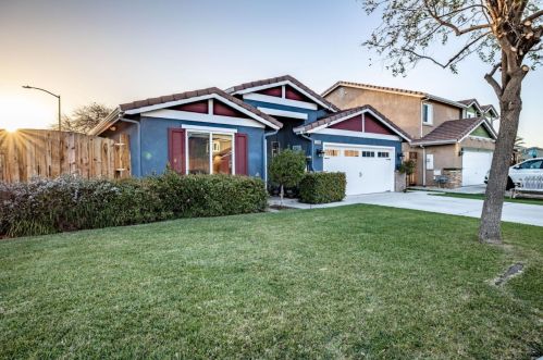 2650 Sadies Dr, Hollister, CA 95023-8119