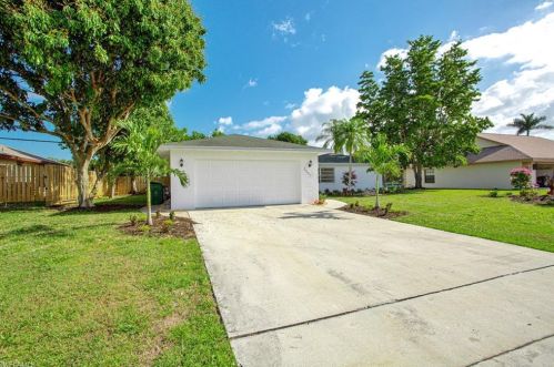 2537 Longboat Dr, Naples, FL 34104-3327