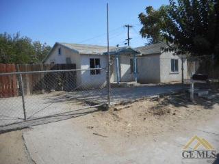 7508 Wharton Ave, Lamont, CA 93241-2329