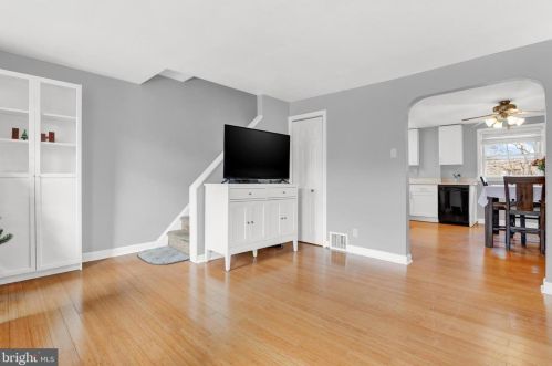 652 Clymer Ln, Ridley Park, PA 19078-1303