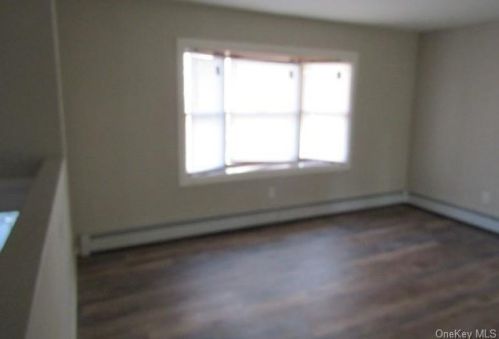 128 Bower Rd, Poughkeepsie, NY 12603-1114