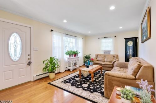 7 Dorfred Ter, Wantage NJ  07461-4815 exterior