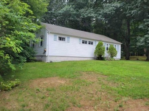 22 Roberts Rd, Dover, NH 03820-4624
